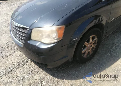 2008 Chrysler Town & Country Touring from USA, damaged, VIN 2A8HR54P18R773387